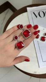 گوشواره دو مربعی قرمز - تصویر 2