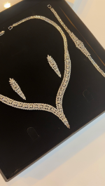 سرویس نگین دار طرح V - تصویر 4